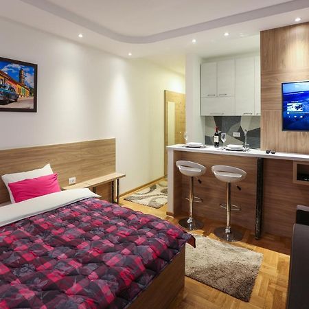 Apartment Promenada 30 Новий Сад Екстер'єр фото