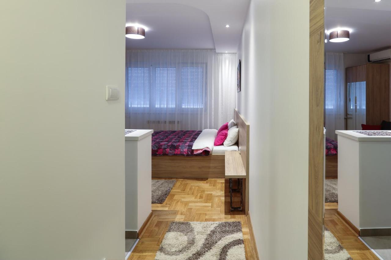 Apartment Promenada 30 Новий Сад Екстер'єр фото